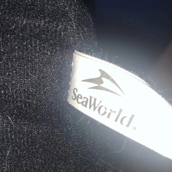 Seaworld Emporer Penguin Plush Stuffed Animal Toy - Picture 3 of 4